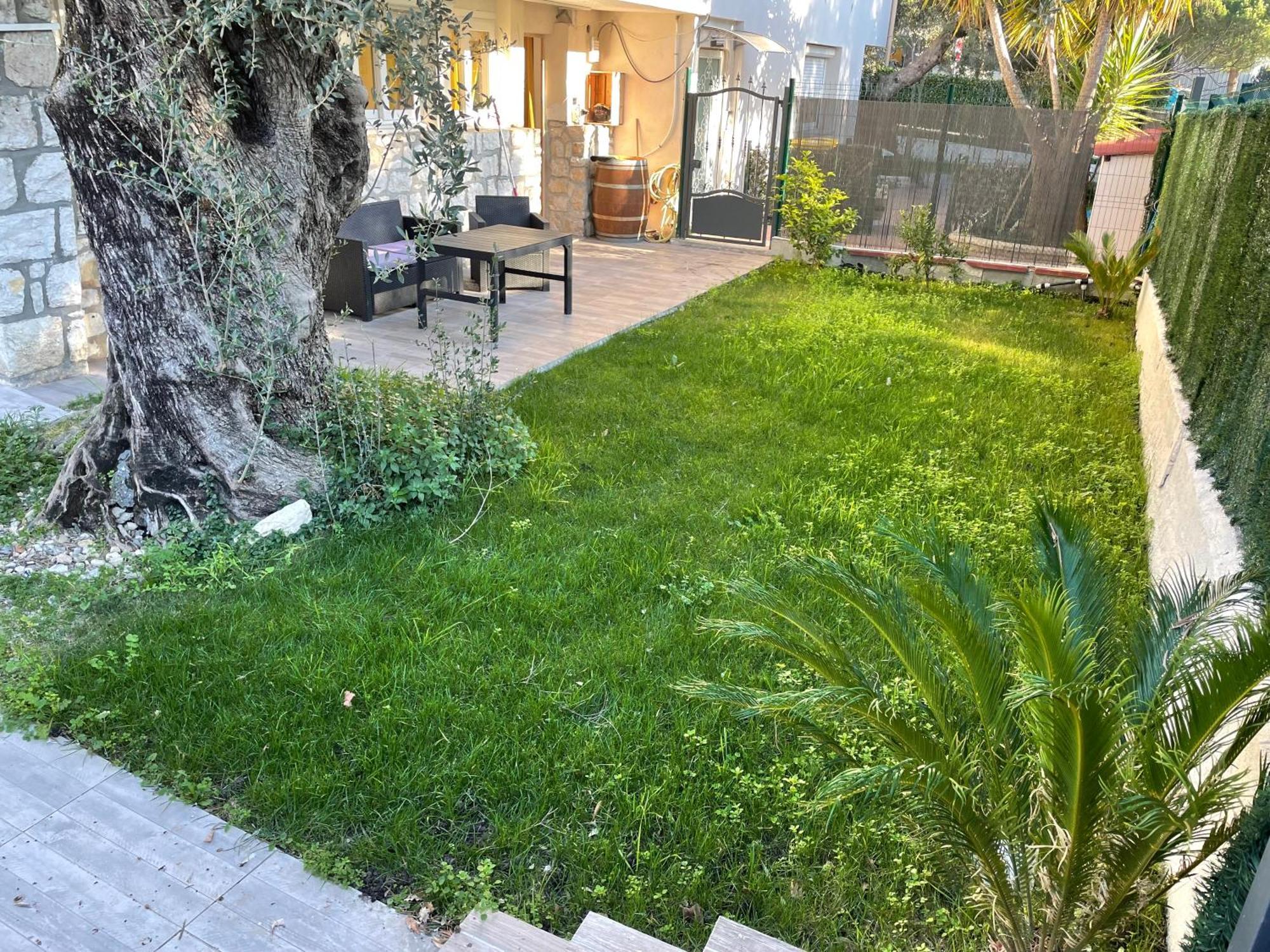 Joli Rez De Jardin 4 Pieces A Sur Cagnes-sur-Mer